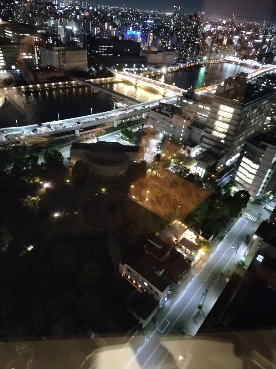 NOBU01535313's tweet photo. 隅田川を見ながら夕飯 https://t.co/5Zo1S2i1PH