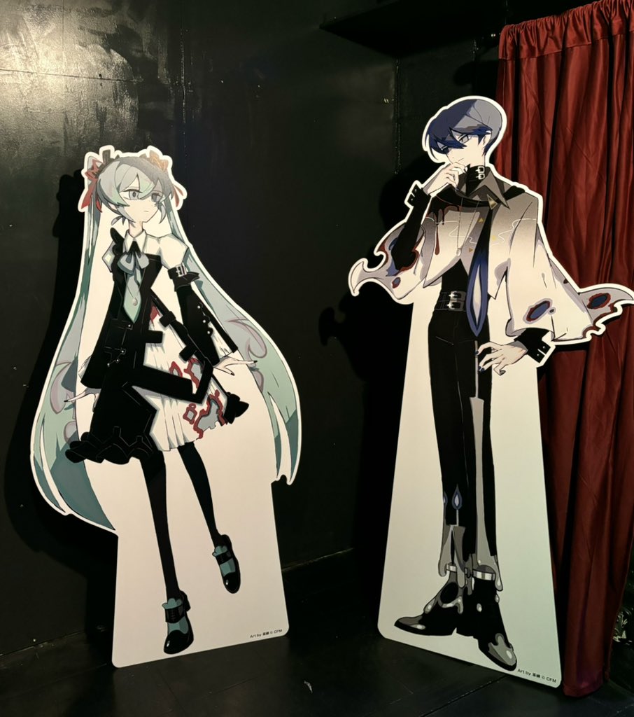 aozukikawasemi's tweet photo. プレオープンにて一足先にオバケンとコラボカフェにお邪魔してきました！等身大パネルって、良いですね… https://t.co/7pZufxvTQQ