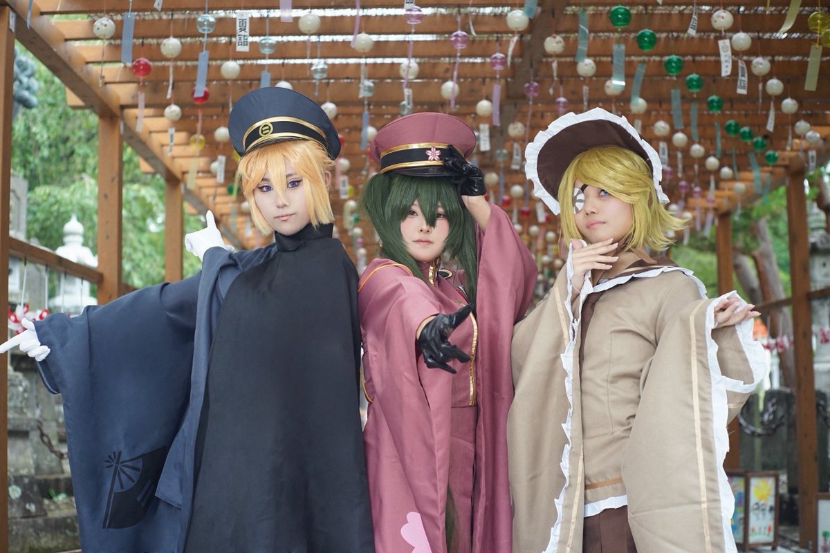 pasol92ry's tweet photo. ボーカロイド 
コスプレ/COS

────────
　　少年少女
　　戦国無双
────────

初音未來@violet_flower32 
鏡音錬@gedou_zingai 
鏡音鈴@pasol92ry 

📷野乃さん@nonoppe13 

#コスプレス #狐夢 #竹駒神社 https://t.co/8yUMvOWZJ7