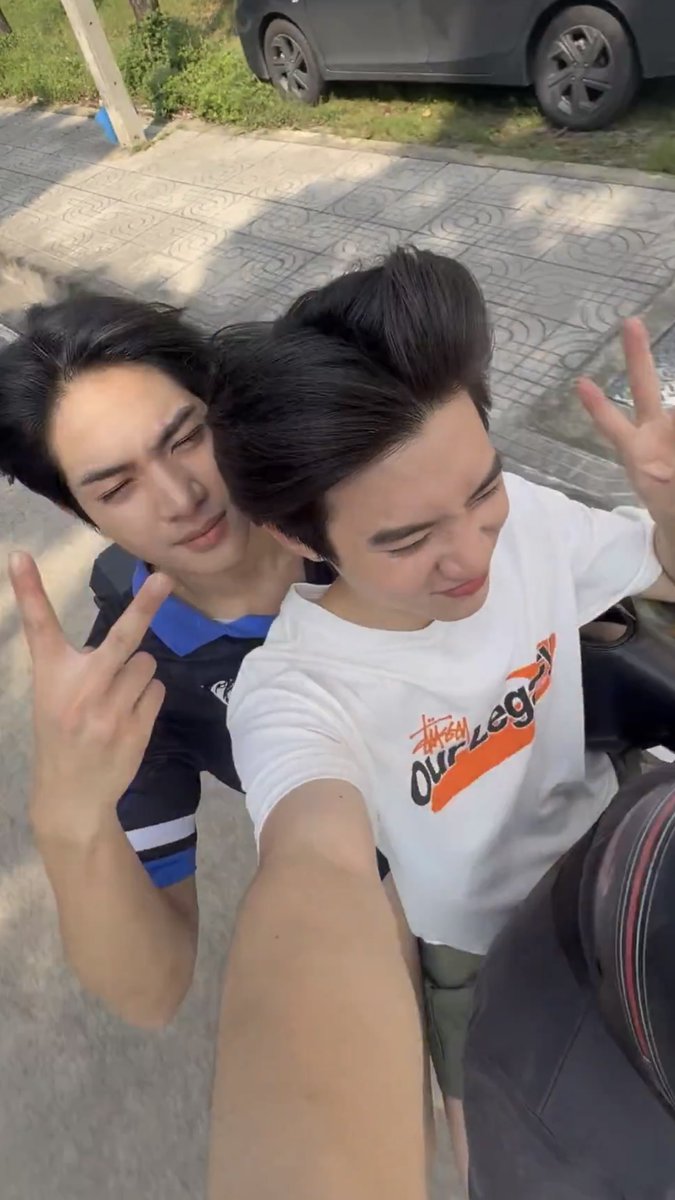 fallforchuuu's tweet photo. จากวันนั้น                                                        สู่วันนี้ 

//ฟีลขยับความสัมพันธ์เว่ออ55555555555555

#chokunz_jkz #aston_lv  #โชกุนแอสตัน #ChokunAston https://t.co/mCCKGTg5tN