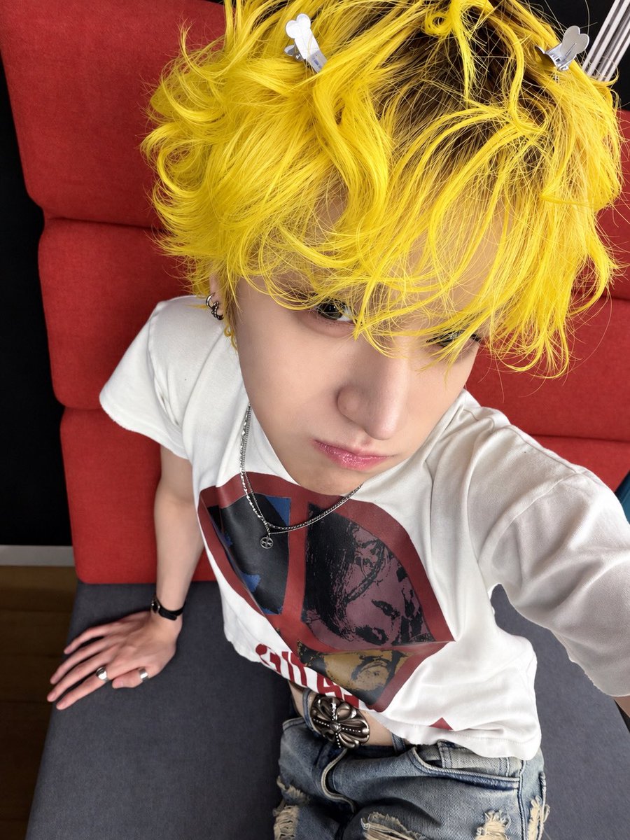 2R_woo's tweet photo. ㅁㅊ 뽀글링 사진 줫어 ㅜㅜ https://t.co/CTlRCFGt0A