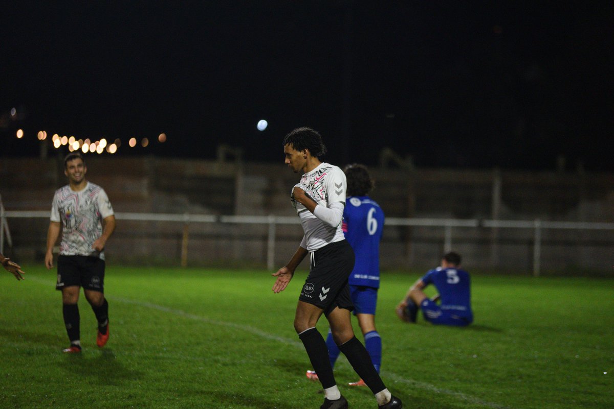 Steetonfc's tweet photo. 1️⃣ Another set of firsts in this midweek's victory! 

☝️ First Chevvies goals on Tuesday evening for both @AlfieDowden18 and Fermin Fernandez.

☝️ Also a first Chevvies assist recorded by Fermin as well as a first assist for @nstorts5.

📸 @meachoaks

#chevrons https://t.co/yTP48bA2KZ