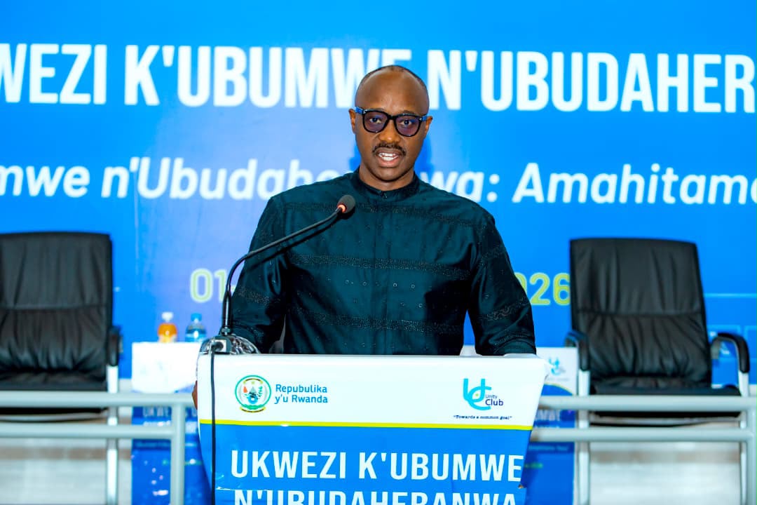 IGIHE's tweet photo. Kuri uyu wa Kane, ku bufatanye na Unity Club, mu Karere ka Rwamagana hari kubera ibiganiro by'abagize Ihuriro ry’Ubumwe n’Ubudaheranwa, ryitabiriwe n’abaturutse mu turere twa Rwamagana, Kayonza, Ngoma na Kirehe. 

Ni ibiganiro bigamije kuganira ku mateka y'igihugu n'urugendo rw'ubumwe n'ubudaheranwa nyuma y'imyaka 32 Jenoside yakorewe Abatutsi ihagaritswe.

Muri iki gikorwa hari gutangwa ikiganiro gihuriwemo na Visi Perezida w'Umutwe w'Abadepite, Uwineza Beline, Senateri Prof. Dusingizemungu Jean Pierre na Mujawamariya Berthe wahoze ari Umudepite.
