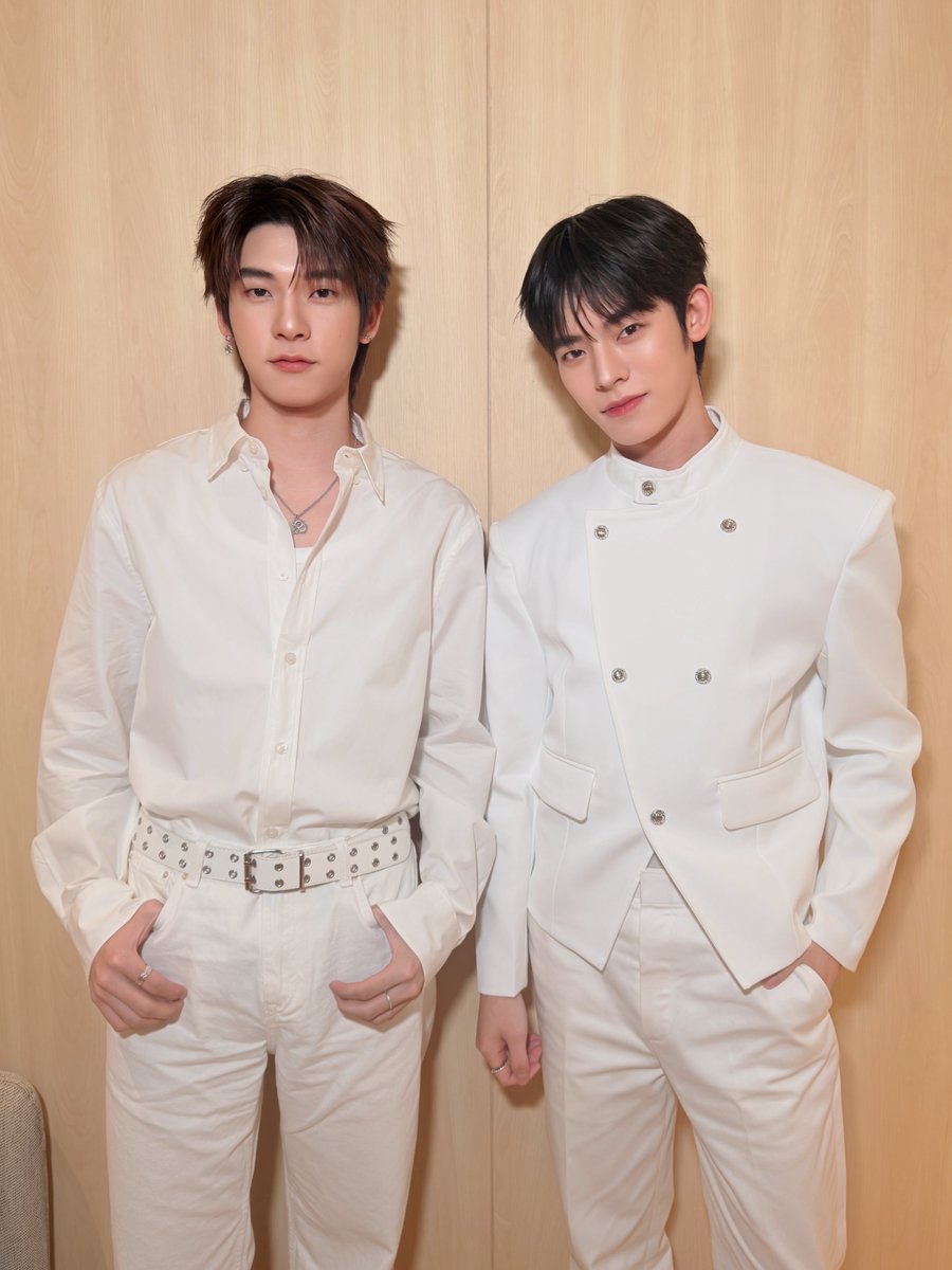 DomundiTV's tweet photo. พบกับ “ตี๋ตี๋” @twnpich และ “ป๋อ” @porsuppakarn ได้ในงาน OMO Bright &amp; Bloom x TeeteePor ✨

รับชม Live ได้ทาง
🔗 : https://t.co/zVMmH02HYm

#OMOBrightandBloomxTeeteePor https://t.co/FFgu3NiulS