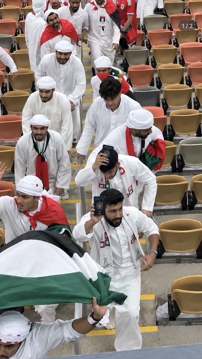 uae_parza's tweet photo. يشرفك ويرفع قدرك ويميزك 🇦🇪 https://t.co/tYDTPRrA2I
