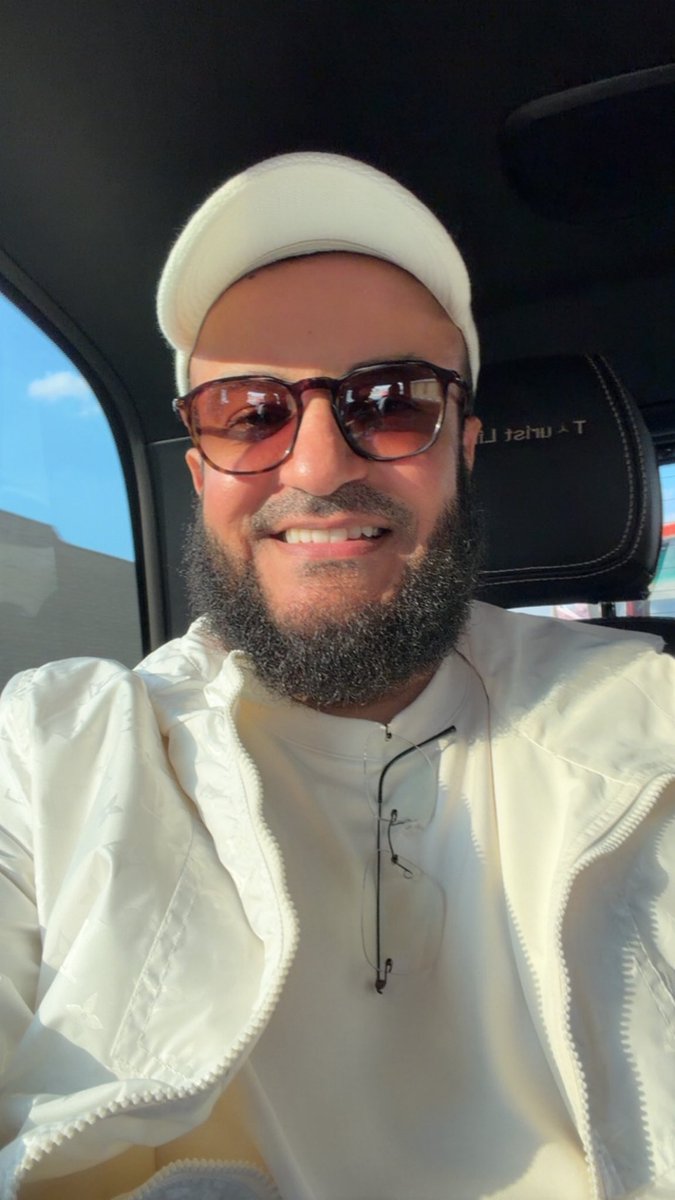 Alafasy's tweet photo. زيارة رسمية خاطفة لمصر وكشري أبوطارق 😅 ❤️❤️❤️ 🇰🇼 ❤️ 🇪🇬 https://t.co/9t3QuRbms7
