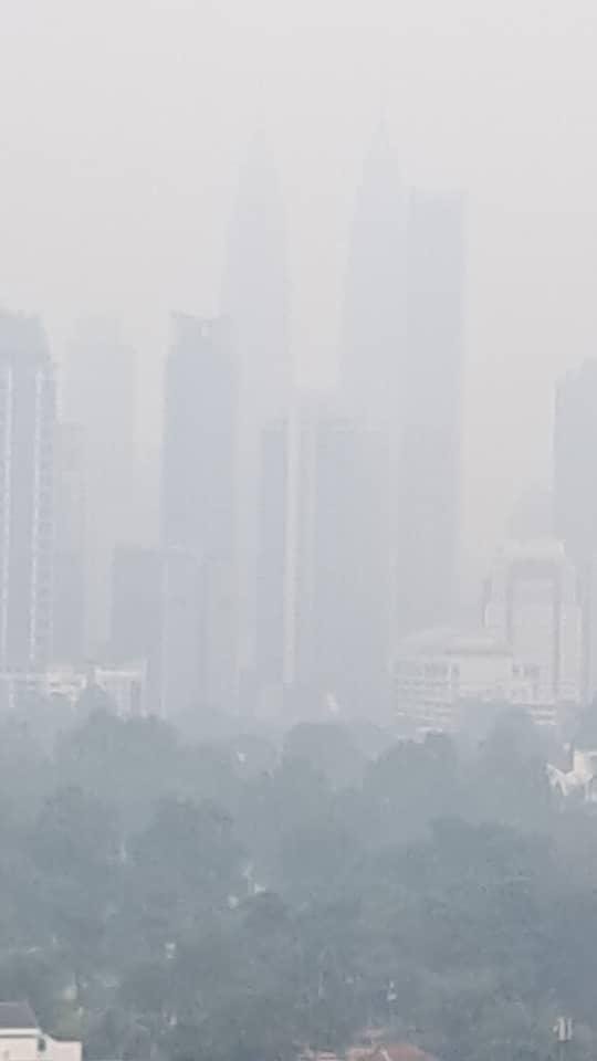 KlutzyKucing's tweet photo. KLCC is now declared as KLCannotC https://t.co/RwNvGRt2Bz