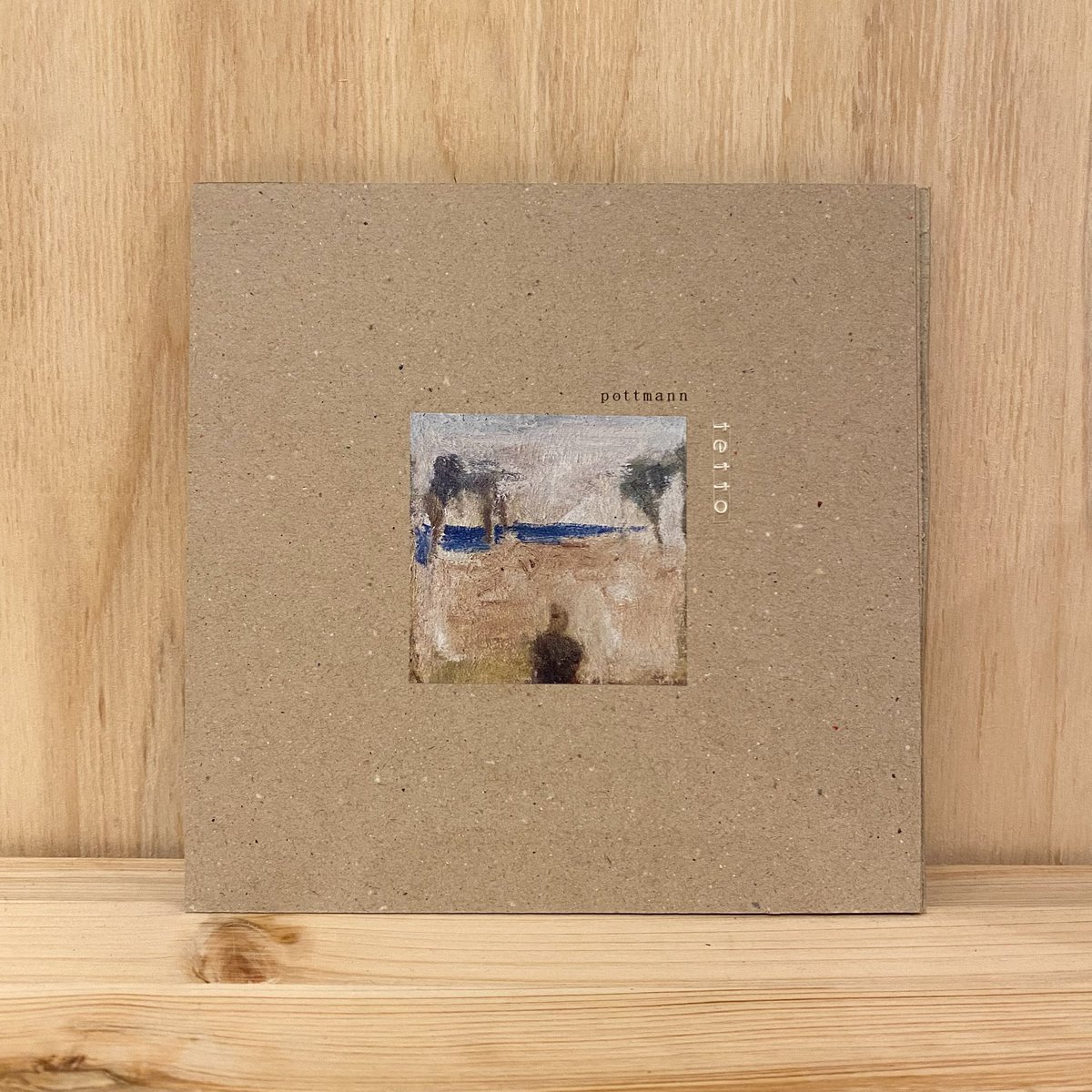 yoms__'s tweet photo. 茨城県つくば市を拠点に活動するpottmannの新作CD”tetto”が入荷しました🌵
ギター、ベース、カシオトーン、リコーダーなどの多重録音で織りなす全7曲。音同士の間合いにも密度を感じます。柔らかく温かな空気の中に潜む少しブルージーな陰影が、寒くなるこれからの季節にも合いそう。
#yoms入荷 https://t.co/jRmGRLAnRS