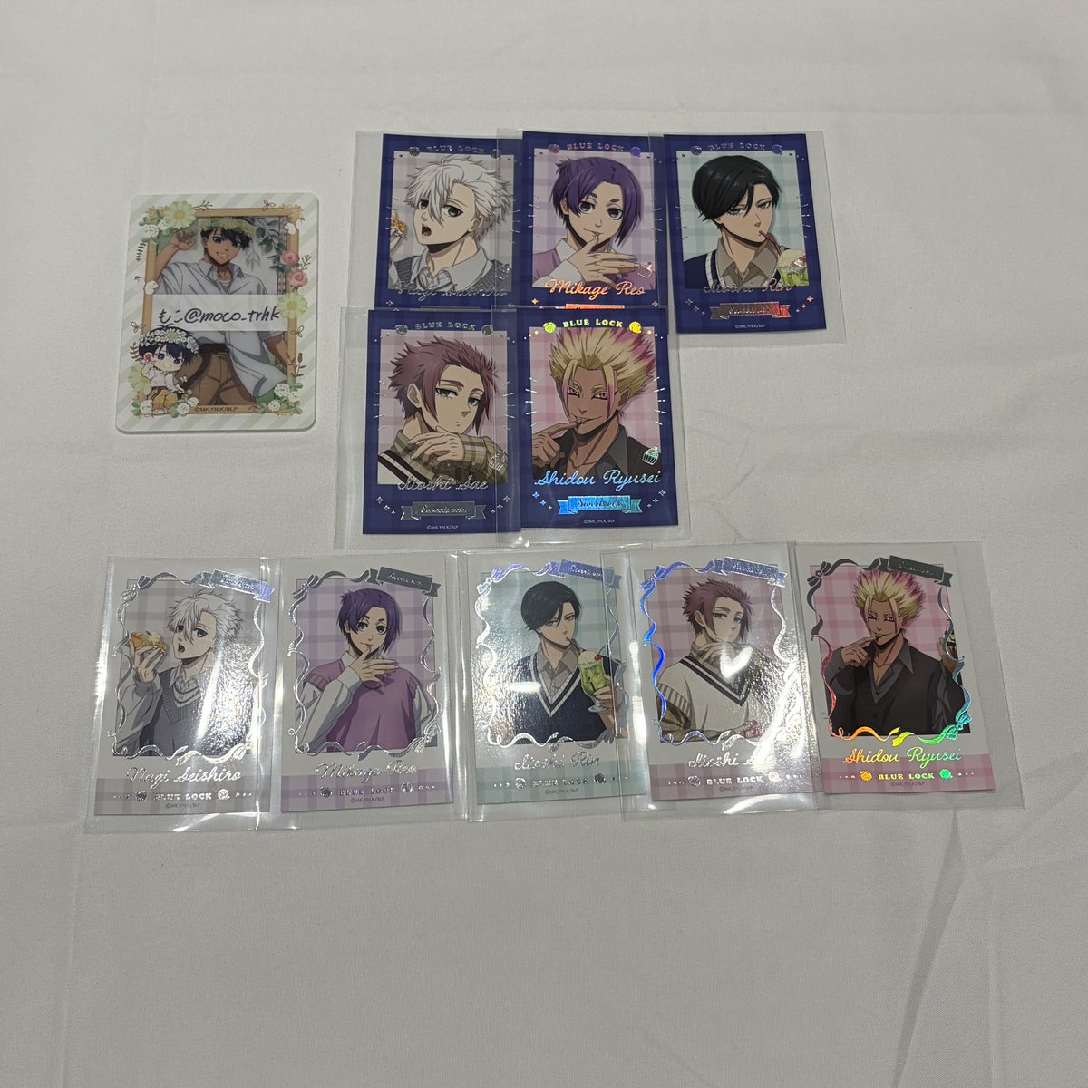 moco_trhk's tweet photo. 〖 交換 〗 ブルーロック ブルロ Sweets&amp;CAPCAKE sweets ver.  箔押しフォト風カード

譲┊画像1枚目

求┊同種 潔

☁️郵送での交換
☁️初回様、固定ﾂｲ必読
☁️アップ⇄アップ.引き⇄引きの交換
☁️お声掛けが重なる場合、纏めての方優先させて頂きます

検索からもお気軽にお声掛けください🙇‍♀️ https://t.co/J3ntajKiYZ