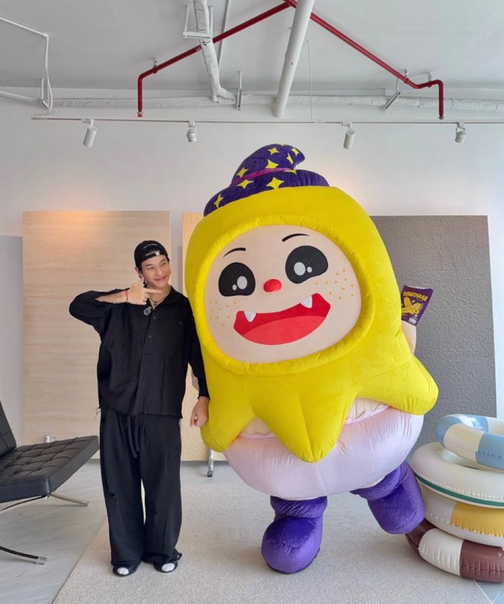 0099szn's tweet photo. so this is what he meant when he said he was pregnant 😭 as expected, he gave birth to a cute and giant (like his other daddy) baby 🥺💗 #donchaab #daouoffroad https://t.co/0whoCb7K0A