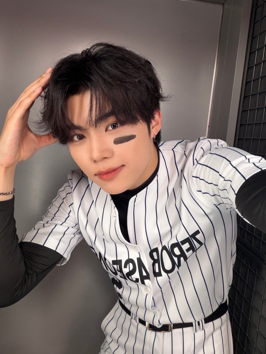 pgwchats's tweet photo. 261008 🧸📷💬 [8:03pm kst]

- meong (*bark) https://t.co/TtspqSgZwk