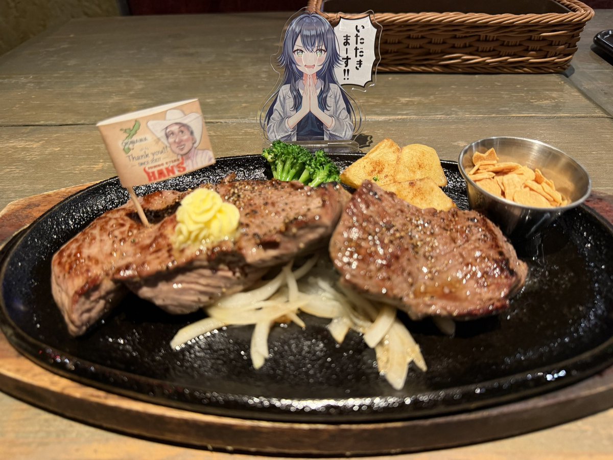 LArQruppo's tweet photo. 手毬の『いただきますアクスタ』が届いてからずっとやりたかったこと⬇️
名前を忘れてしまい恐縮ですが、作成いただきありがとうございます！ https://t.co/zGbbw7bXQF