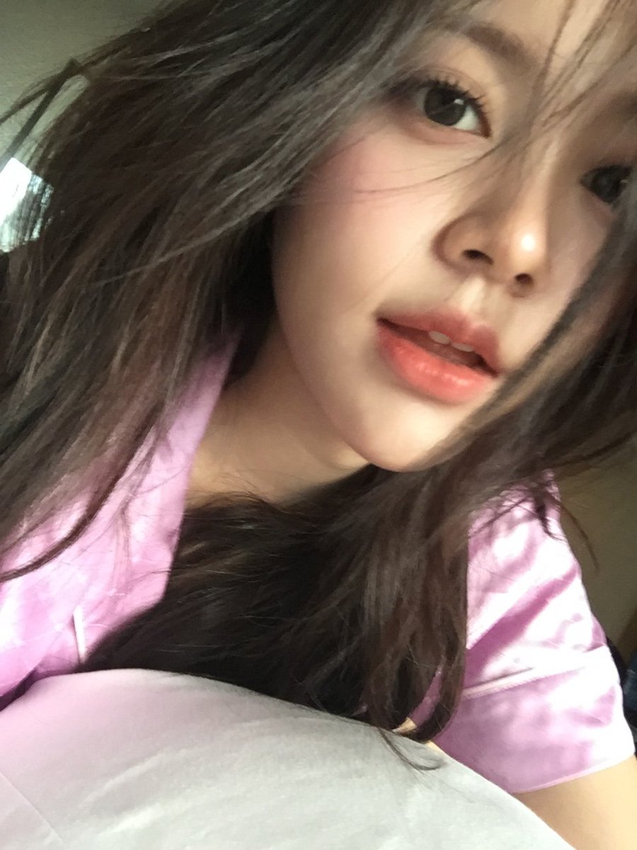 H2HCARMEN_INA's tweet photo. 081026 #CARMEN Weverse Post (1)

Jangan lupa istirahat ya 💤🤍

#Hearts2Hearts #카르멘
@Hearts2Hearts https://t.co/dEsGy3mw1n