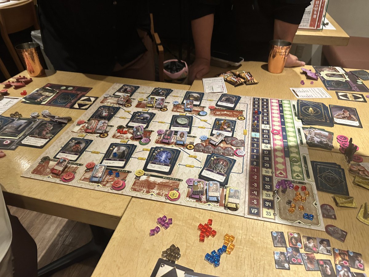 barStoneOcean's tweet photo. ストーンオーシャンオープン！
本日　哲也
お待ちしてます。

最近ハマったボードゲーム！！ https://t.co/kA9Ysyr0Tv