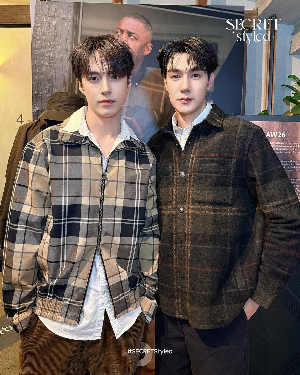 SECRET_Styled's tweet photo. #Barbour #BarbourTH #BarbourxPiccoloVicolo 

ส่งรูปภาพส่องความหล่อความสวยของ มิว ศุภศิษฏ์ #mewsuppasit , วี วิโอเลต #violettewautier , มิลลิ ดนุภา #phuckitol , ตี๋ บุญเกียรติ #tee_wongsajaem , เฮง ทัตพงศ์ #hengmarkii และ เบนจามิน โจเซฟ วาร์นี #chipmunkben ในงาน Barbour ชวนเปิดประสบการณ์ผ่านเรื่องราวของ Original and Authentic Barbour Tartans ถ่ายทอดมรดกกว่า 130 ปี ผ่านการตีความใหม่ด้วย 2 ลวดลาย Tartan อย่าง Birchwood Tartan และ Shadow Tartan ที่ผสานเอกลักษณ์ดั้งเดิมเข้ากับมุมมองร่วมสมัย ✨

#PATLuxuryGroup
#SECRETStyled
