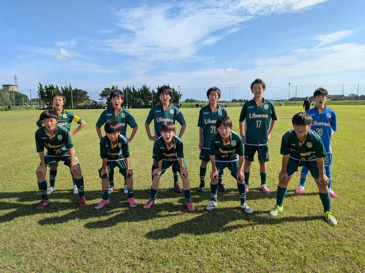 FC89014229's tweet photo. vs ARTISTA
試合が進むにつれて狭い視野へと移行してしまいました。
周りの指示やコーチングを素直に聞き入れ、それを判断へと変えていく落ち着きが必要です。
十分に勝てる相手ではありましたのて、この引き分けを繰り返さぬよう、次に準備しましょう。 https://t.co/WZBbQCNrX1