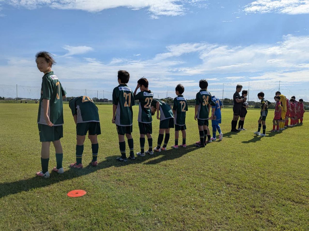 FC89014229's tweet photo. vs ARTISTA
試合が進むにつれて狭い視野へと移行してしまいました。
周りの指示やコーチングを素直に聞き入れ、それを判断へと変えていく落ち着きが必要です。
十分に勝てる相手ではありましたのて、この引き分けを繰り返さぬよう、次に準備しましょう。 https://t.co/WZBbQCNrX1