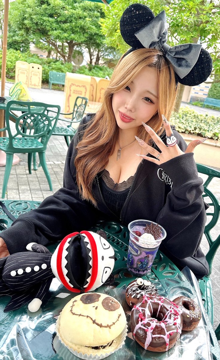 peeeaaaaaach's tweet photo. ハロウィンチックタックがかわいすぎた😱🎃🖤 https://t.co/ati3iTa60n
