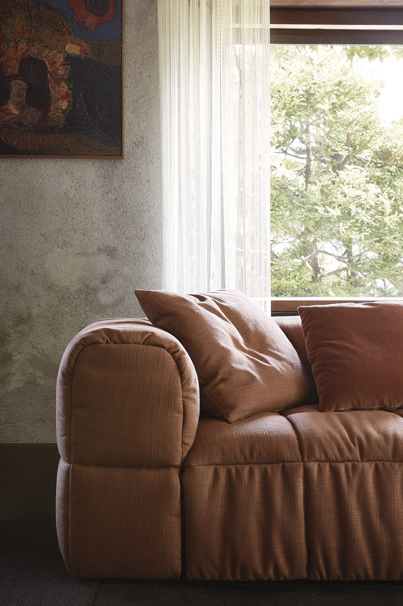 arflex's tweet photo. Strips sofa system designed by Cini Boeri 1970 - The original -
At the end of the 60s, the architect Cini Boeri revolutionizes the furniture market with her model, that is now an “evergreen”: the seat system Strips.
-
#arflex #strips #sofa #ciniboeri #luxurylifestyle https://t.co/woO4Qqu5VI