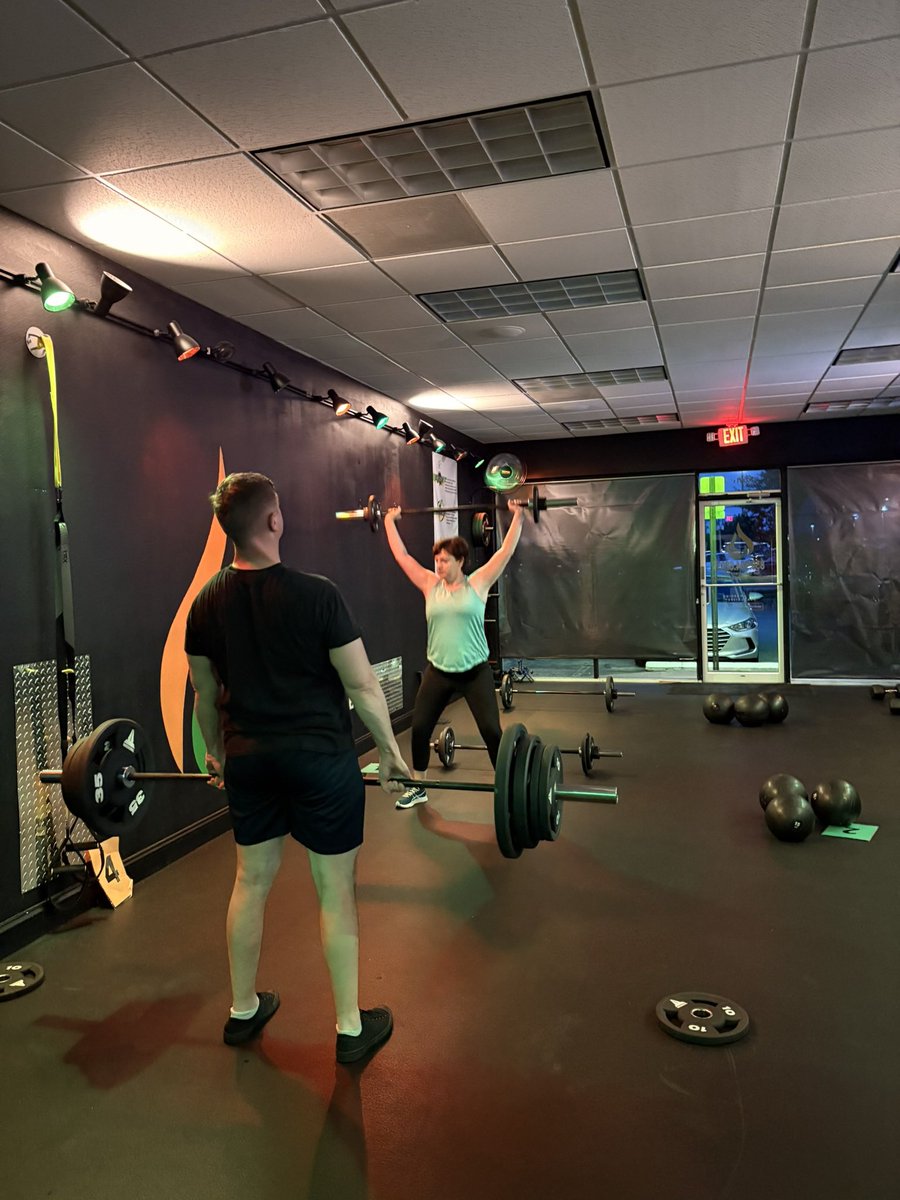 SabrinaJavorsky's tweet photo. No hurricane will stop these people from getting the work in! 💪
4:50 CrossFit crew, let’s work! 🔥
#refuel #crestview #bootcamp #crossfit https://t.co/GrutO4UTpK