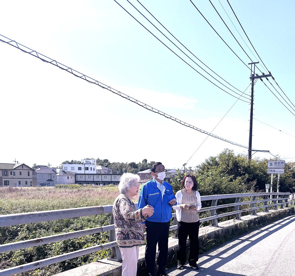 masaakia's tweet photo. 【一級河川・根木名川の現地調査を実施】
日下部富里市議からのご相談を受け、地域の皆様や布川市議とともに現場を確認しました。
成田駅近くの住宅密集地ですが、集中豪雨時には水位が急激に上昇し、越水や氾濫の危険が強く懸念されている箇所です。 https://t.co/eBatqg1Fs6