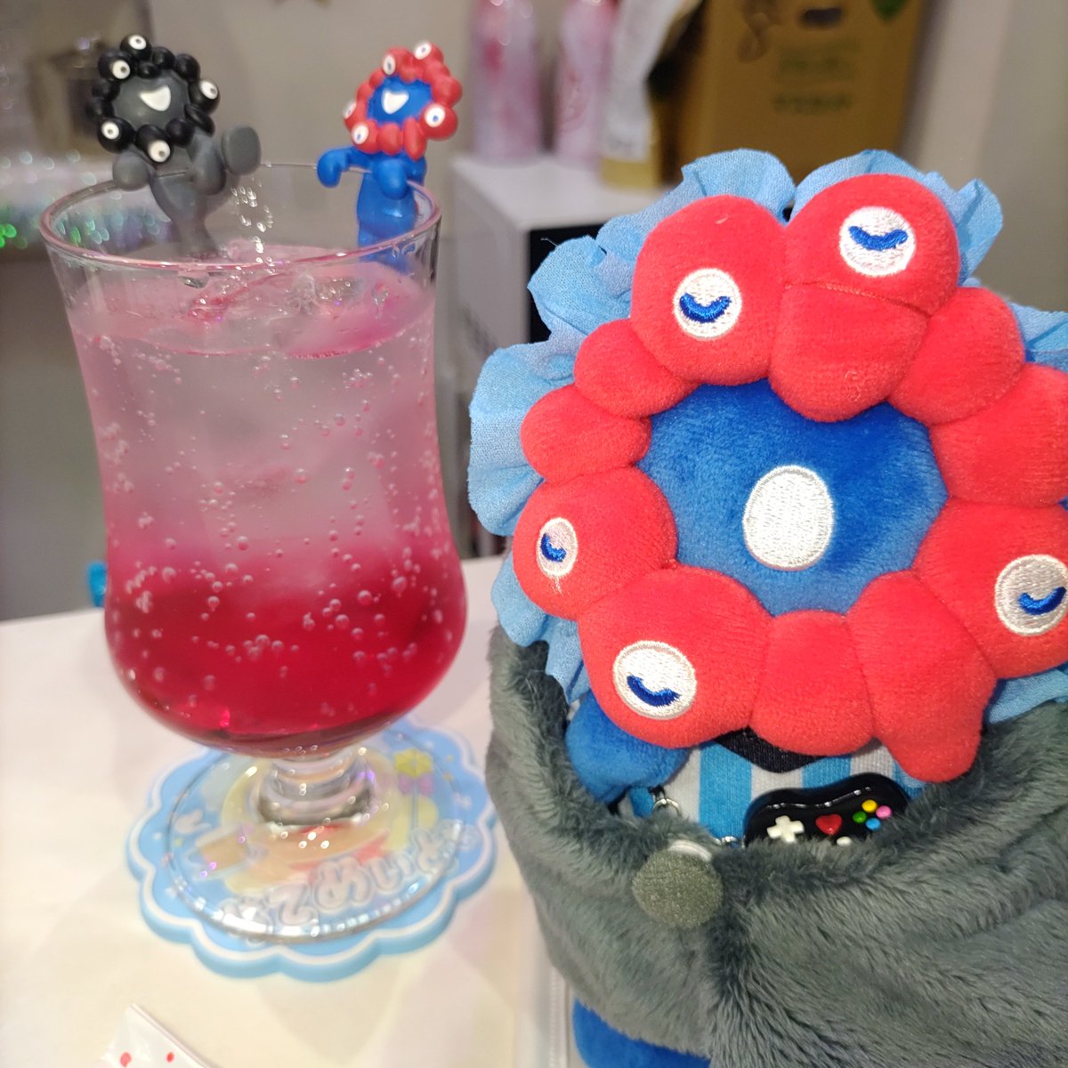 sari_sarin's tweet photo. 最終営業日の近い𝕔𝕣𝕖𝕨184さんに来ました❣️
なんとアイアンさん、クララさんと遭遇笑笑
@Crew184_expo
#crew184 https://t.co/cyVPFSnzIx