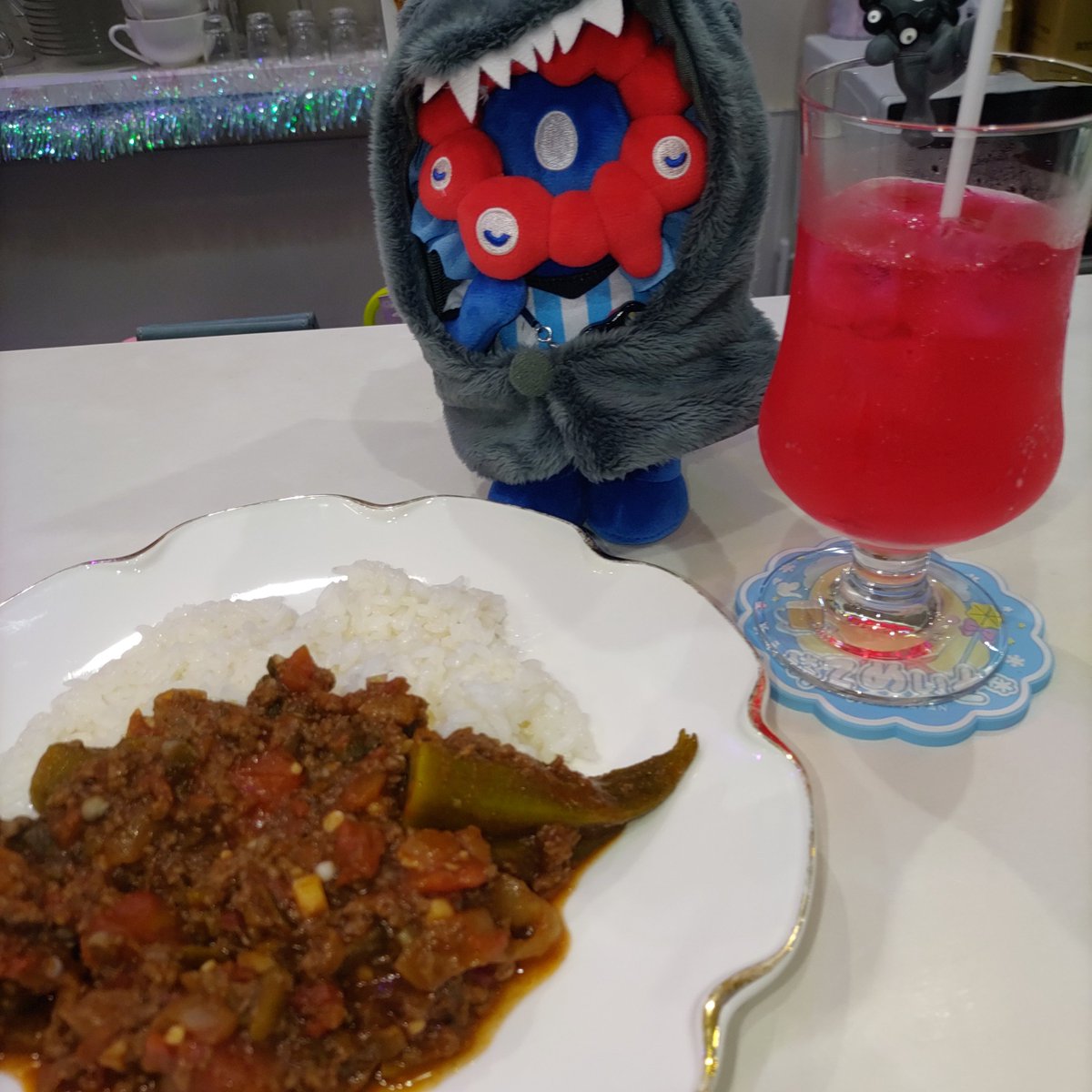 sari_sarin's tweet photo. 最終営業日の近い𝕔𝕣𝕖𝕨184さんに来ました❣️
なんとアイアンさん、クララさんと遭遇笑笑
@Crew184_expo
#crew184 https://t.co/cyVPFSnzIx