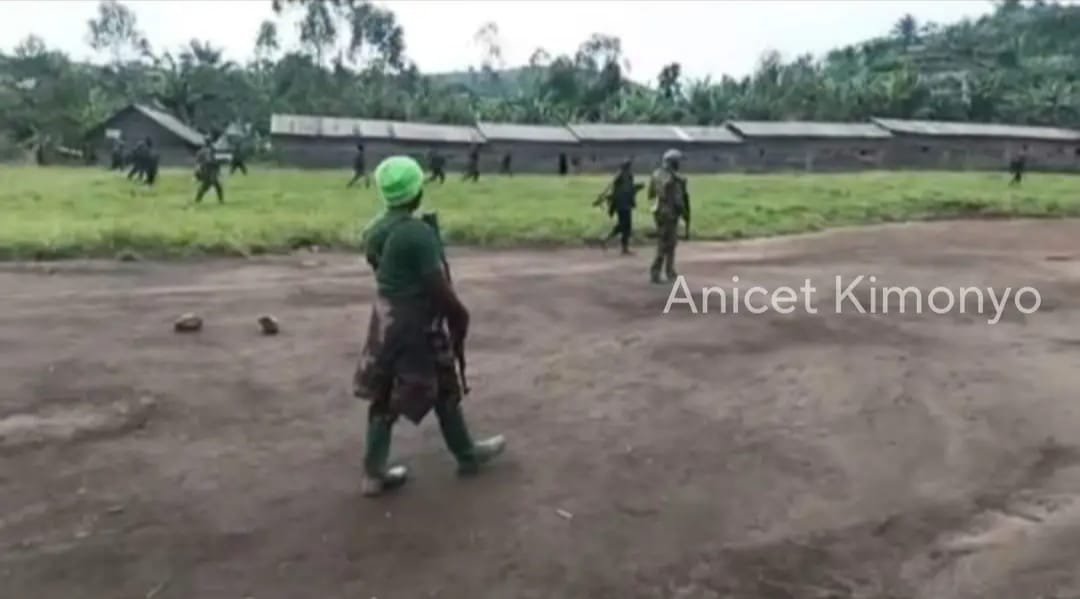 JackLove_Any's tweet photo. #Guerre_du_M23: Ce jeudi 08 Octobre dans le territoire de #Masisi, les Wazalendos viennent de prendre le contrôle de #Kasake et #Shovu dans le groupement ufamandu après d’intenses combats contre les rebelles M23 alliés au #Rwanda depuis 3h du matin. https://t.co/BTJ4u1bw4z