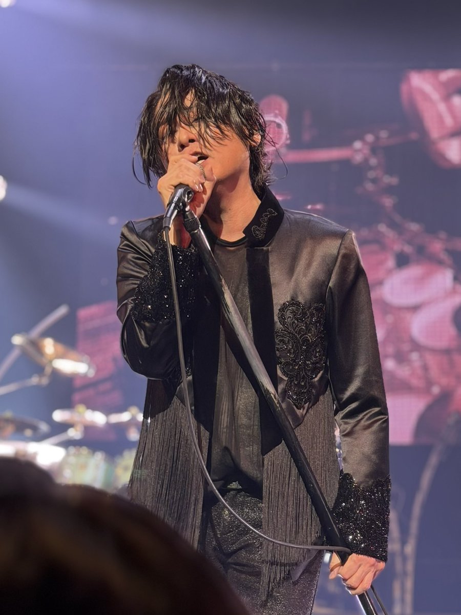 ykrn816's tweet photo. 色気大爆発RYUICHIさま❤️‍🔥

いいですか、これはTONIGHTです。
ｳｫｰｳｫｰ‼︎ｾｲｯｾｲｯ‼︎盛り上がる曲でこの色気です。
「そういう曲」だとどうなるか…… 
分かりますね？

20261004仙台DAY2
#LUNAPIC
#LUNASEA https://t.co/uXUabi3BaJ