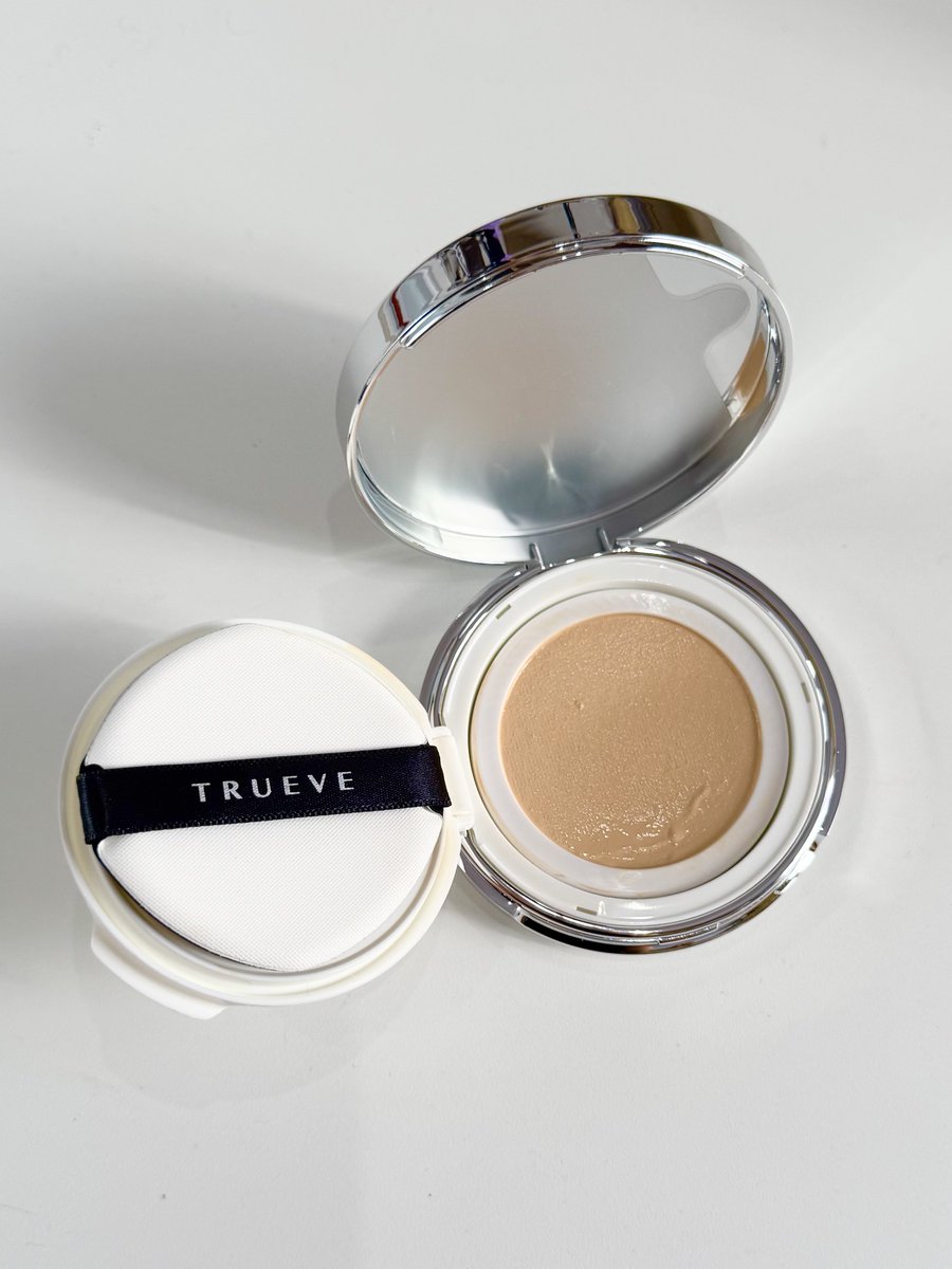 nanaspineapel's tweet photo. Skintint paling ringan jatuh kepada mad for makeup mana isinya banyak lagii😭🫶🏻🫶🏻

Kalo cushion udah pasti trueve silver itu juga BAGUSS bgt ringan tapi ada coveragenya😫❣️❣️ https://t.co/i740t1w4uC