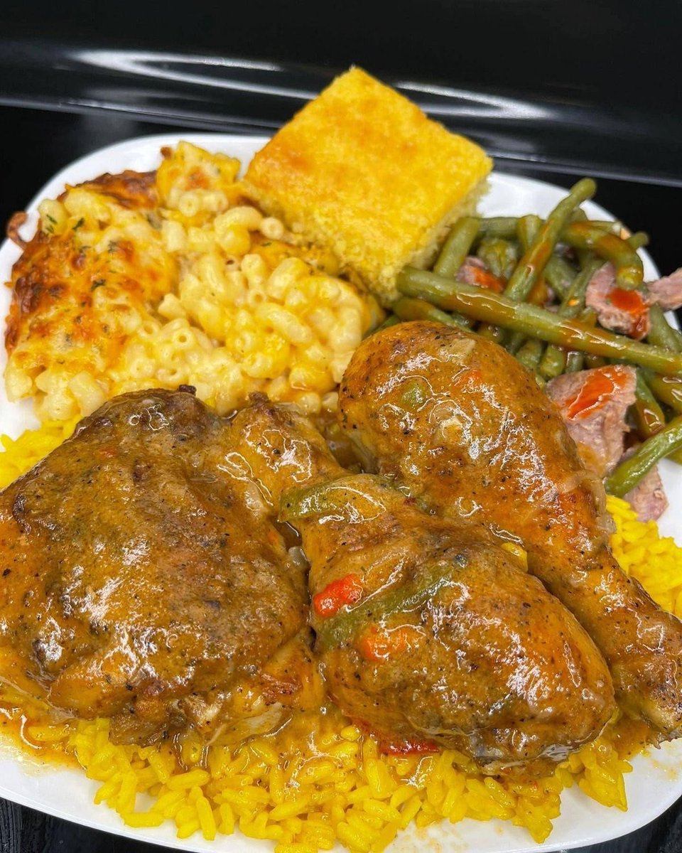bossbabejass's tweet photo. Smothered Chicken LOVERS 😍 https://t.co/4loYhknAsv