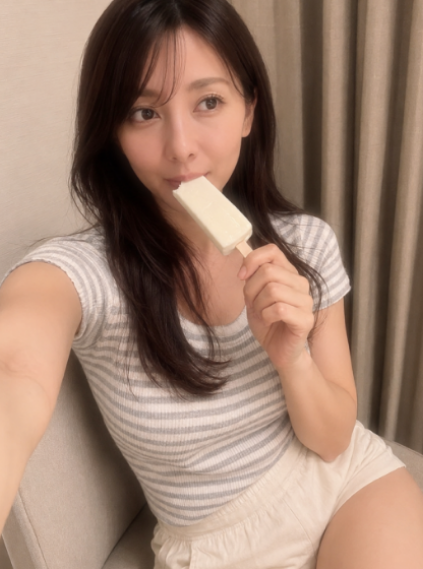EEljerem's tweet photo. 47歳なんですが…
男性から見て、まだアリですか？
もう若くないことは分かってます…

それでも「かわいい」って

思ってくれる人がいたら会いたいです…
DMに「かわいい」ってくれたら泣いちゃうかも https://t.co/JDcHVst0Mc