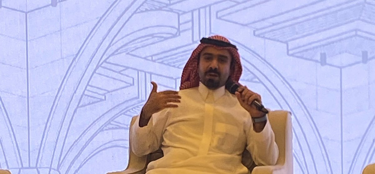 AdelMk's tweet photo. #يحدث_الان ضمن أعمال ورشة #الشراكة_العلمية_الدولية التي تنظمها #عمادة_البحث_العلمي في #جامعة_الملك_سعود، استعرض ا.فايز الاحمري، كبير المسؤولين الماليين بالجامعة، تطلعات الجامعة نحو التحول المؤسسي، مؤكدًا أهمية استقطاب الكفاءات المتخصصة، ورفع كفاءة العمليات، وتمكين العاملين https://t.co/1IZVtcmzJF