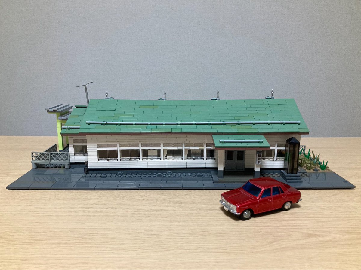 ruby_lego's tweet photo. レゴの飯詰駅とプラハイウェイのブルーバード、意外と相性良いのかもしれない https://t.co/Vtt46bOrIb