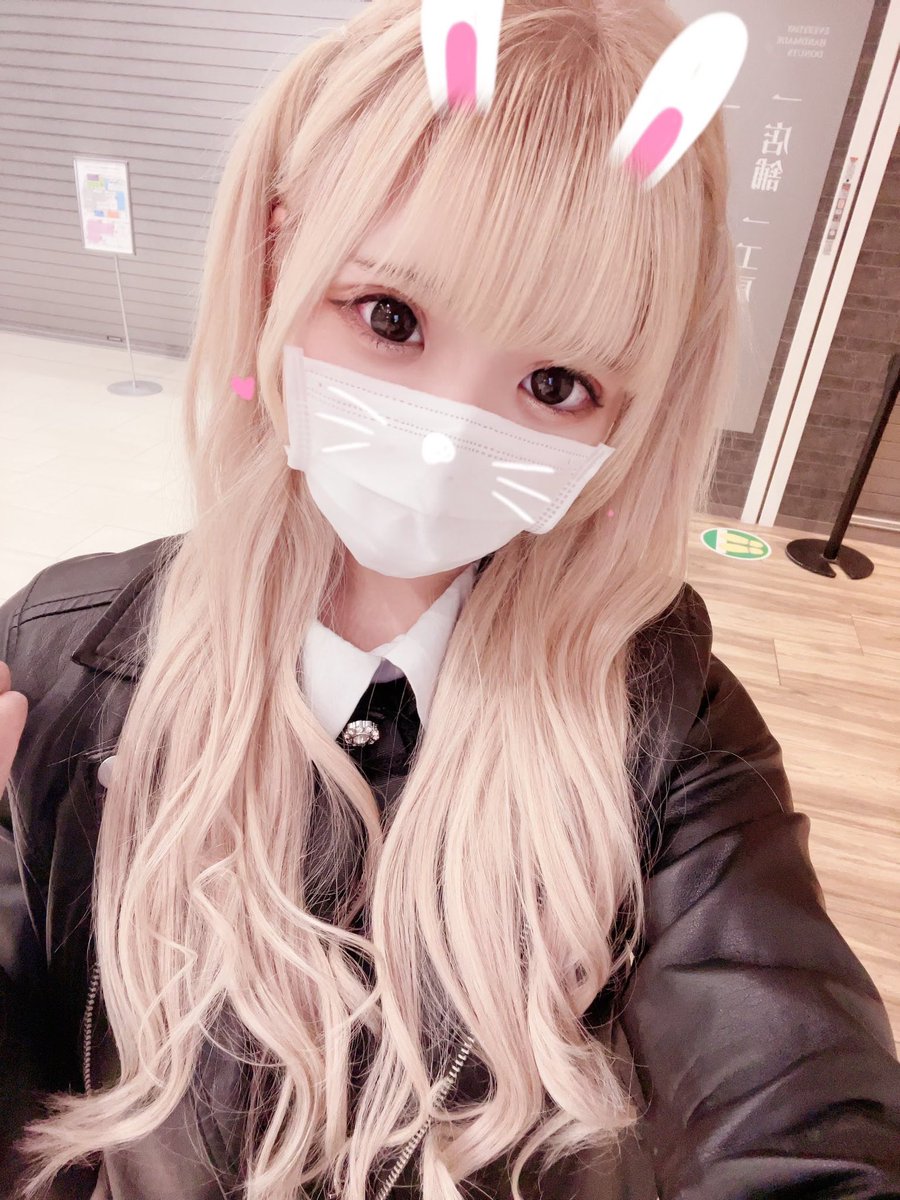 ziv7i's tweet photo. #.時を戻そう
5年前と1年前😀😀 https://t.co/VcHbThcp6W