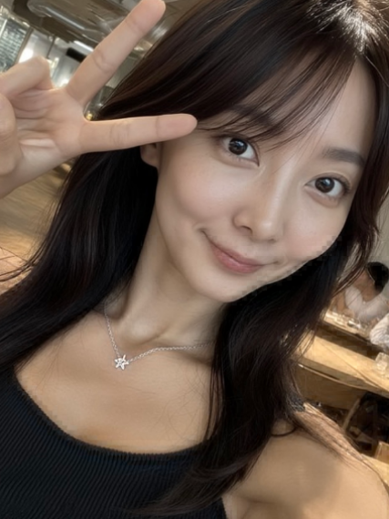 EEljerem's tweet photo. 47歳です…  
もう若くないし、女性として見れませんよね？ 
「大丈夫」ってDMくれたらすぐ返信します🥺 https://t.co/TGNoYMN77T