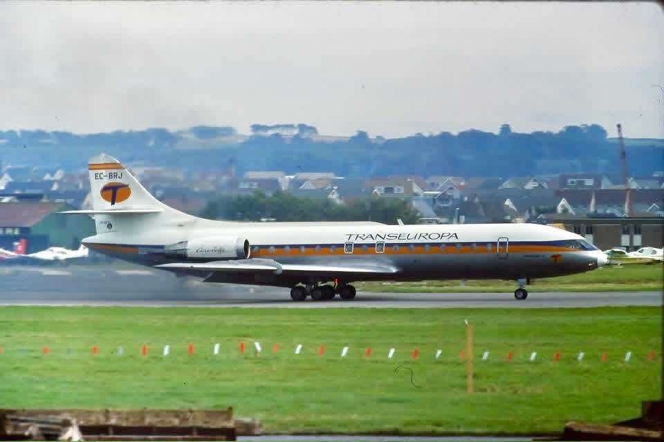 n194at's tweet photo. Trans Europa Compania de Aviacion
Sud Aviation SE-210 Caravelle 10R
Reg: EC-BRJ
ABZ/EGPD Aberdeen Dyce Airport
Date: 1975
Photo credit Peter Barford
#AvGeek #Aviation #Airline #AvGeeks #Caravelle #TransEuropa #ABZ #Aberdeen 🇪🇸 https://t.co/y842SWypyH