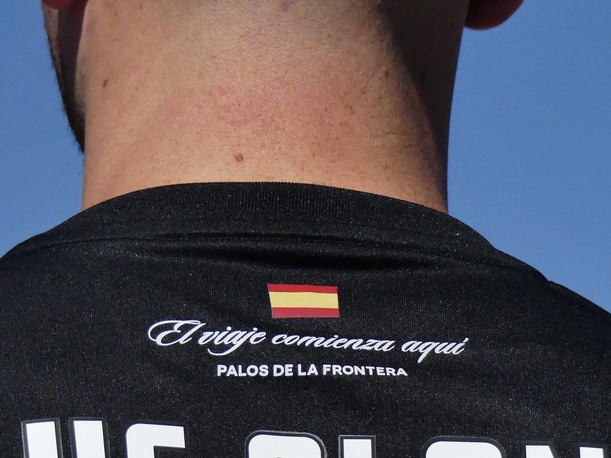 recreoficial's tweet photo. Una camiseta 𝒆𝒔𝒑𝒆𝒄𝒊𝒂𝒍 para un día 𝒉𝒊𝒔𝒕𝒐́𝒓𝒊𝒄𝒐 🇪🇸 🤍💙

Nuestra camiseta conmemorativa por el Día de la Hispanidad 😍 https://t.co/YChdbX0mLe