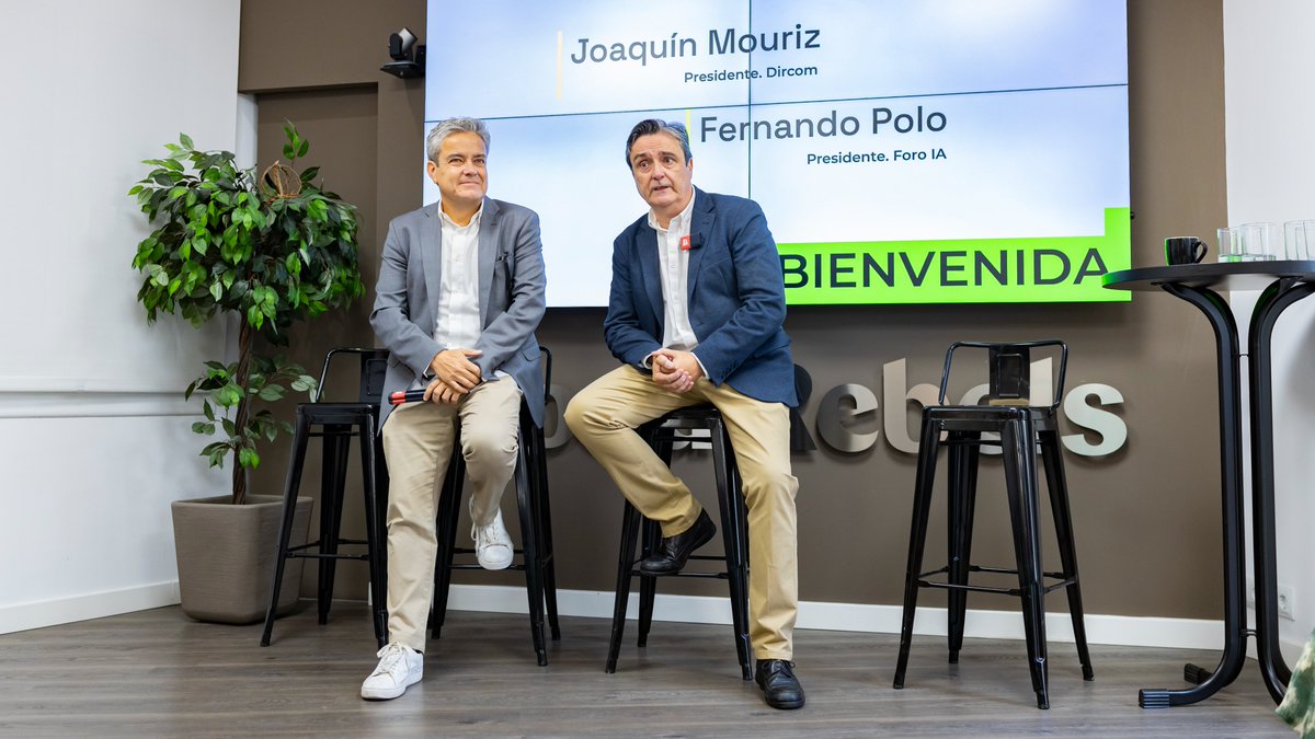 DircomSpain's tweet photo. 🤖 La #IA ya revisa mensajes, detecta riesgos y analiza la reputación.

¿Cómo la están utilizando los #dircoms?

Profesionales de Santander, Repsol, Sanitas y Oracle compartieron sus experiencias durante la presentación del informe de Dircom y FORO IA👇🏻

https://t.co/EGfF5Utxpw https://t.co/CfyGX82dKU