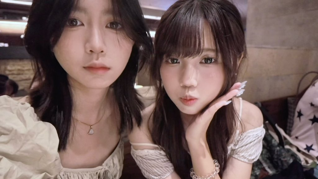 899kiu's tweet photo. @wuyu0528 真的没有人喜欢本美女吗?我出自录，有需要哥哥加我QQ  #每日大赛 #骚逼    #母狗   #大奶子 #反差  #小穴 https://t.co/cd7S0xC8sT