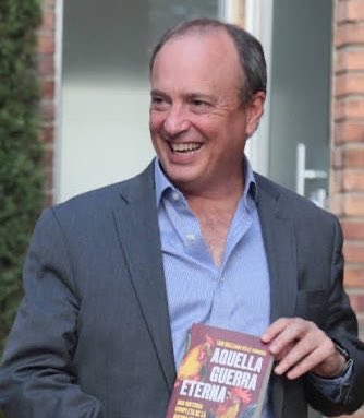 AndresMejiaV's tweet photo. Terrenal se va para la GUERRA DE LOS MIL DÍAS:

Con Luis Guillermo Vélez, autor de “Aquella Guerra Eterna”, hablamos de cómo Colombia se sumergió en ese devastador conflicto. Con @andrescarob y quien les habla. 

Spotify: https://t.co/mXsH5WYAqW

Apple: https://t.co/mQWA1qtzBd https://t.co/c9WMWQOruy