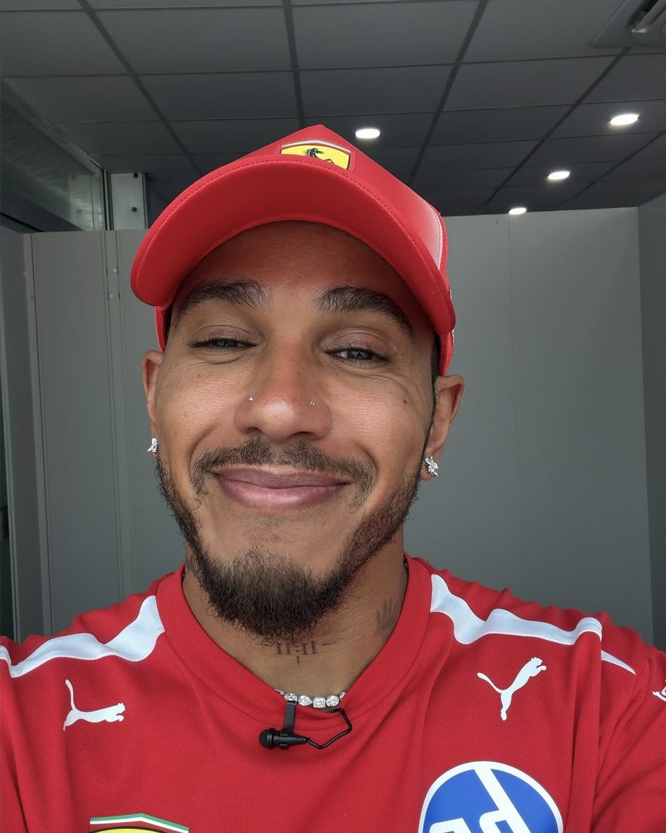 CL16THFC's tweet photo. 🆑 | ด่วน! มีคนแฮคระบบโซเชียลเฟอร์รารี่จ้า! 🤣

ล่าสุดมีผู้ไม่ประสงค์ดีสองคน ทราบนามว่าชาร์ลกับลูอิส ได้แอบขโมยมือถือแอดมินโซเชียลมีเดียของทีมเฟอร์รารี่ไปโพสต์ป่วนจนแฟนๆ งงว่าเกิดอะไรขึ้นกันแน่ ตอนนี้หน้าเพจ ig ของทีมมีแต่มีม มีม แล้วก็มีมฮะ โพสต์ไปเรื่อยเป็นชั่วโมงแล้วตอนนี้ยังไม่พักเลย 5555555

#charlesleclercthailandfanclub