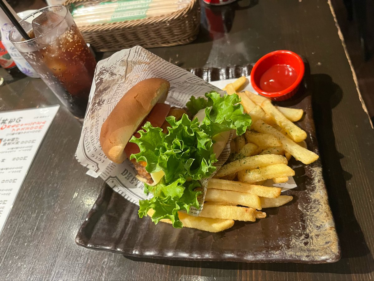 DX69120133's tweet photo. ハンバーガー https://t.co/8QKOZ2QVDm