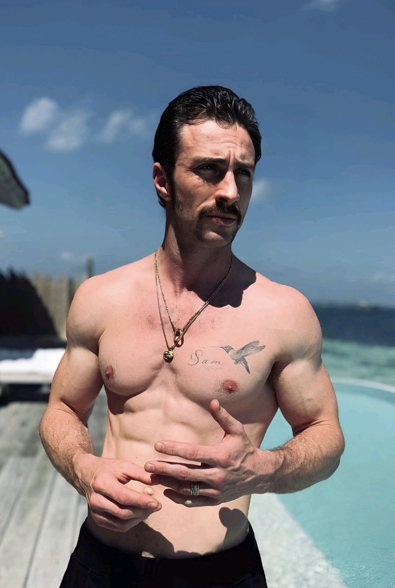 Iconicqueen748's tweet photo. I know Aaron Taylor Johnson be tearing that old🐱up https://t.co/ILkYqCDjbH