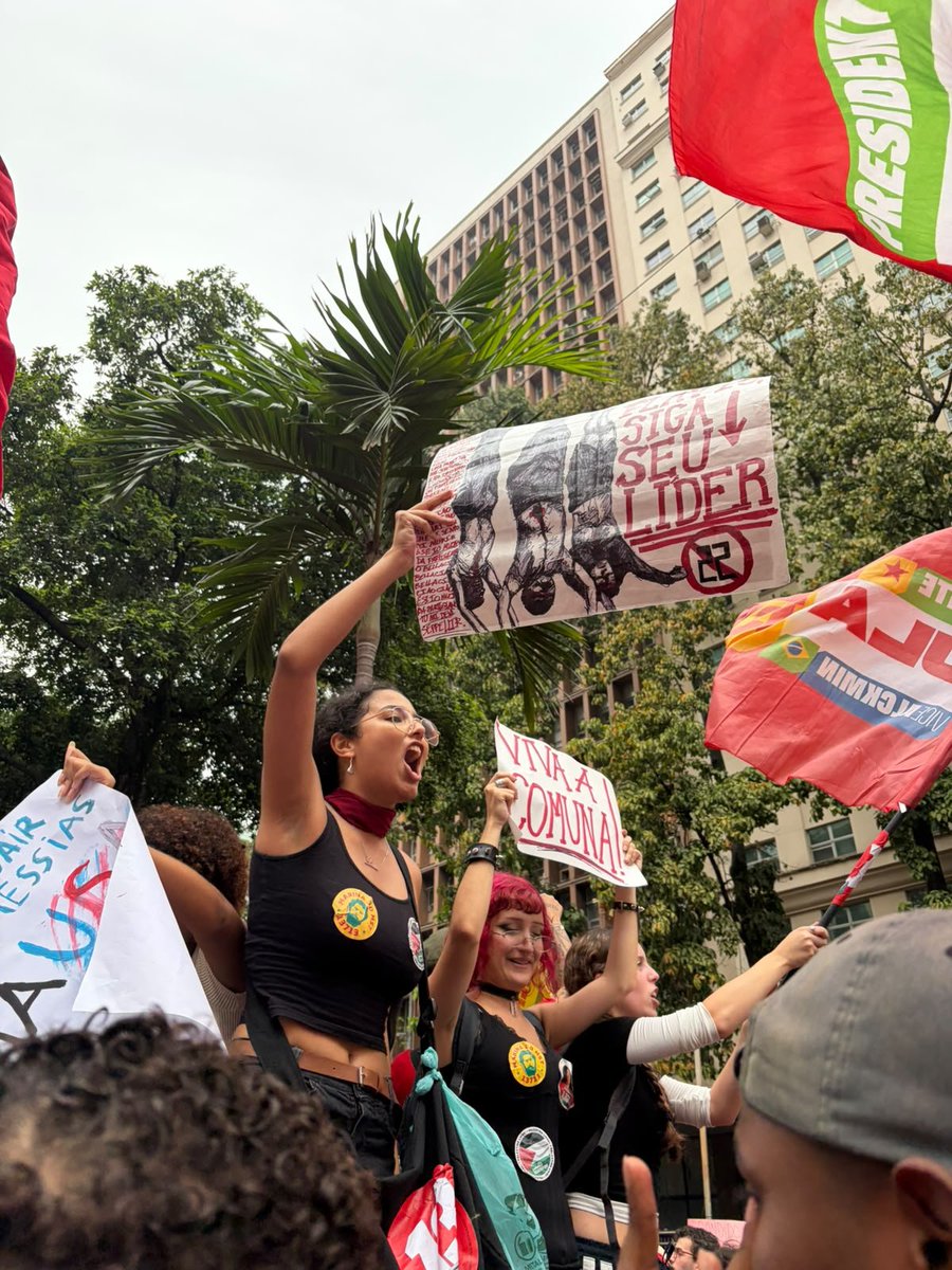 isaopws's tweet photo. dito isso +1 falta no trabalho +1 manifestacao https://t.co/O1x23lIOCL