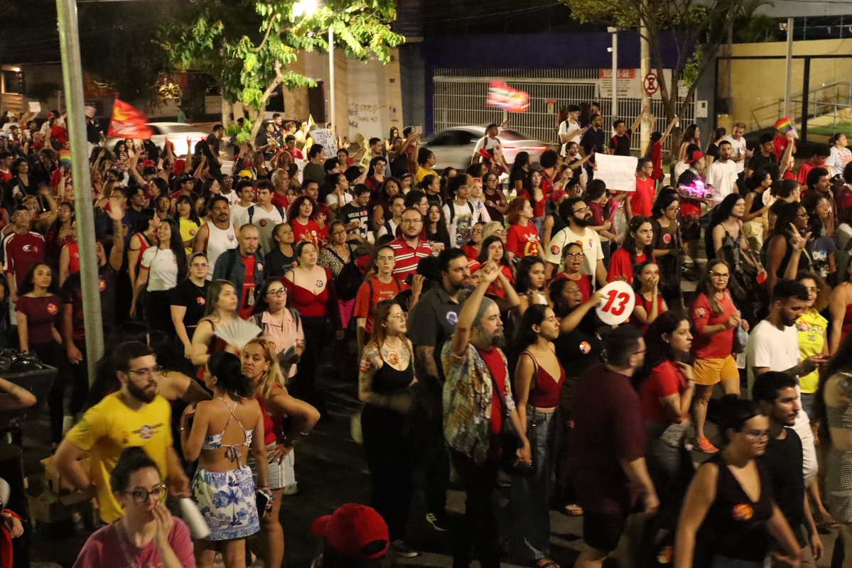 marantuh's tweet photo. JUVENTUDE GOIANA PELA DEMOCRACIA 
DOMINGO TEM MAIS!!! https://t.co/lBdqTg7jZi