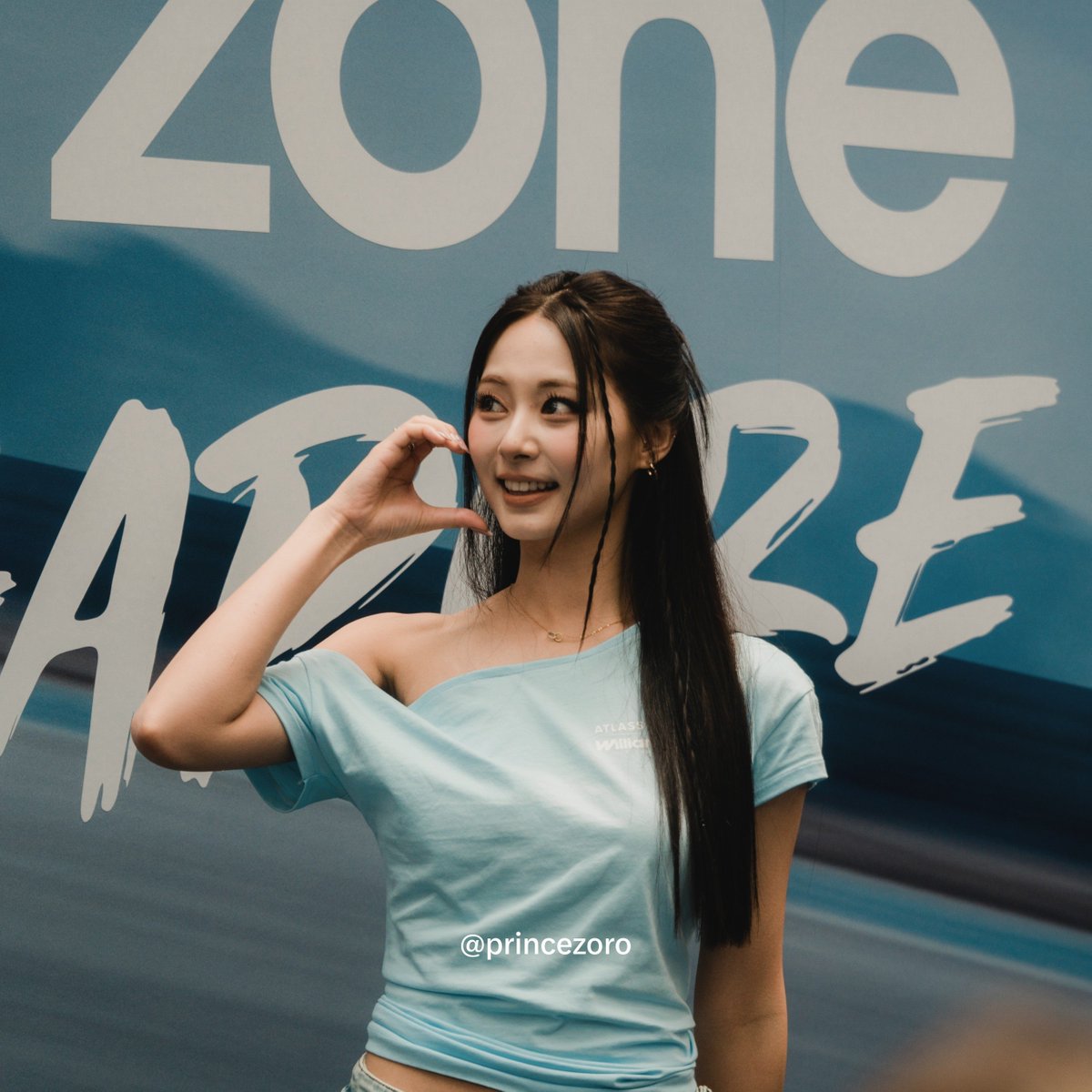 princexzoro's tweet photo. 20261008 TZUYU AT THE GRAND PRIX TZUYU FOR WILLIAMS RACING

#WilliamsXTzuyu #DandadanXTzuyu

#TZUYUxWilliamsF1xDanDaDan #TWICETZUYU #TWICE https://t.co/jNkBVam1TY