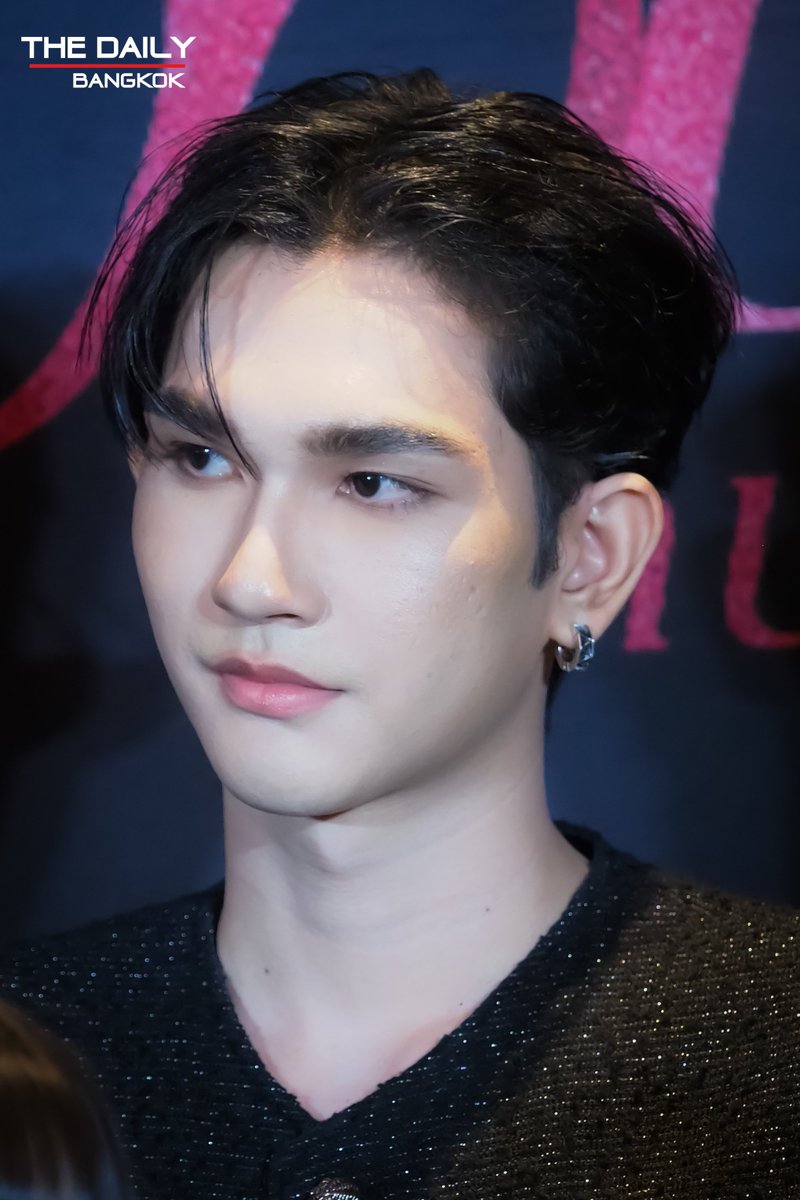thedailybkk's tweet photo. "กาย " ในงานแถลงข่าว iQIYI Original "Fool in Love คนโง่รักเข(ล)า" EP.1

FIRST FALL WITH FOOL IN LOVE
#FoolinLoveFirstFall 
#foolinlove  #guywasu https://t.co/Rtv56KR6Ot
