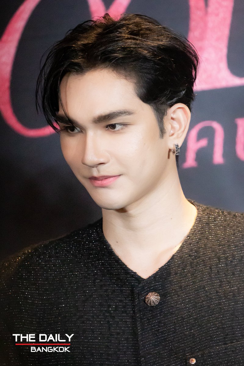 thedailybkk's tweet photo. "กาย " ในงานแถลงข่าว iQIYI Original "Fool in Love คนโง่รักเข(ล)า" EP.1

FIRST FALL WITH FOOL IN LOVE
#FoolinLoveFirstFall 
#foolinlove  #guywasu https://t.co/Rtv56KR6Ot