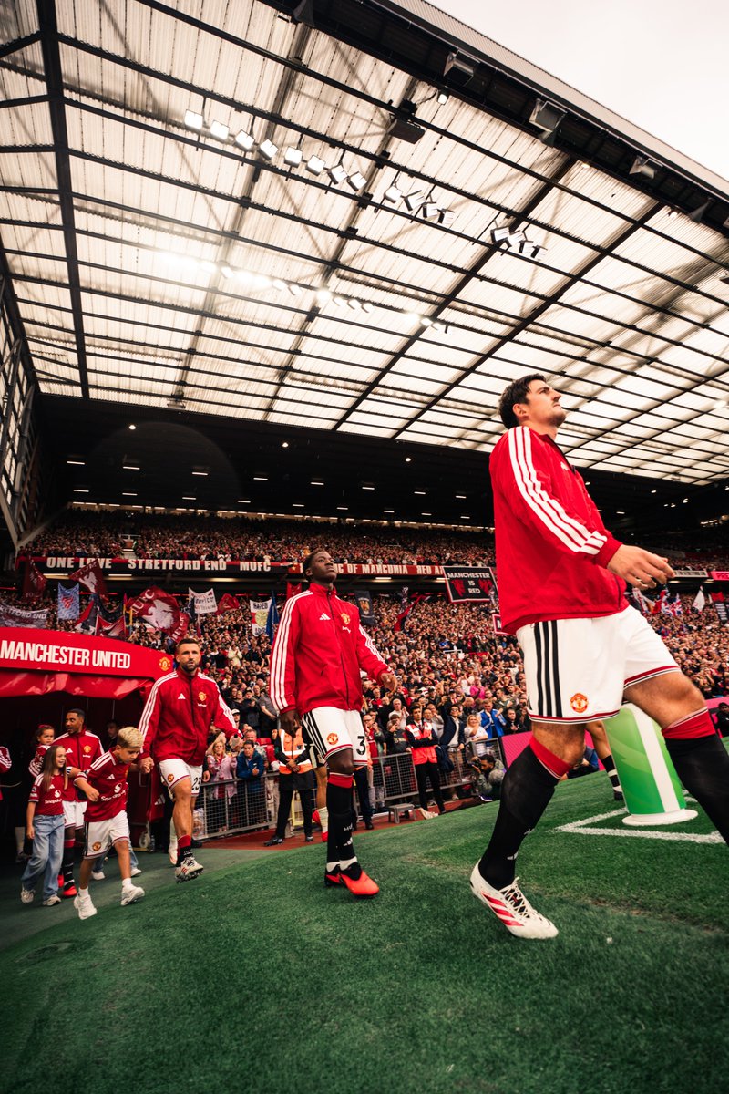 ManUtd's tweet photo. 🔙🔜 https://t.co/BdeiPdgZR4